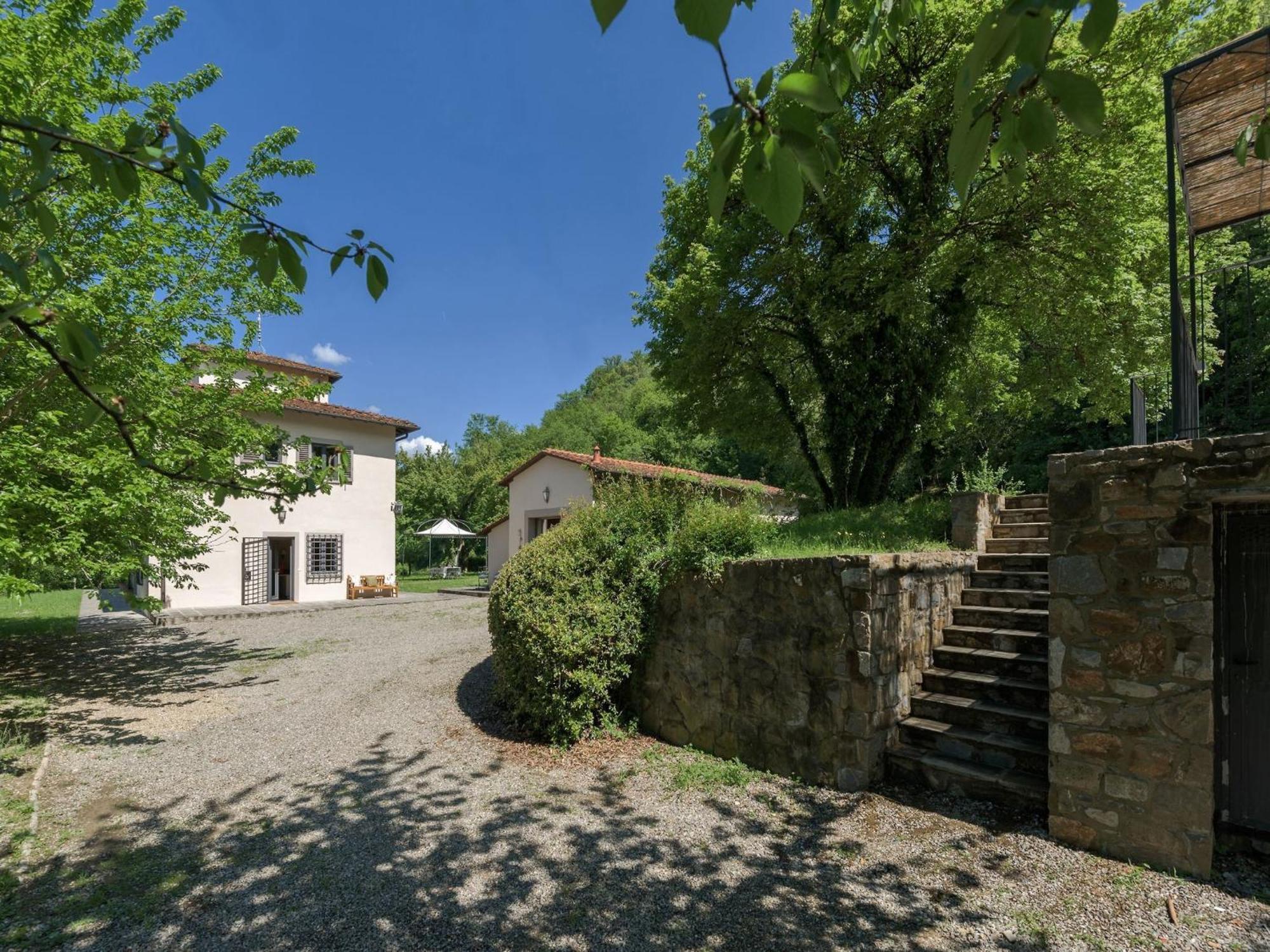 Restful Holiday Home In Reggello With Swimming Pool Екстер'єр фото
