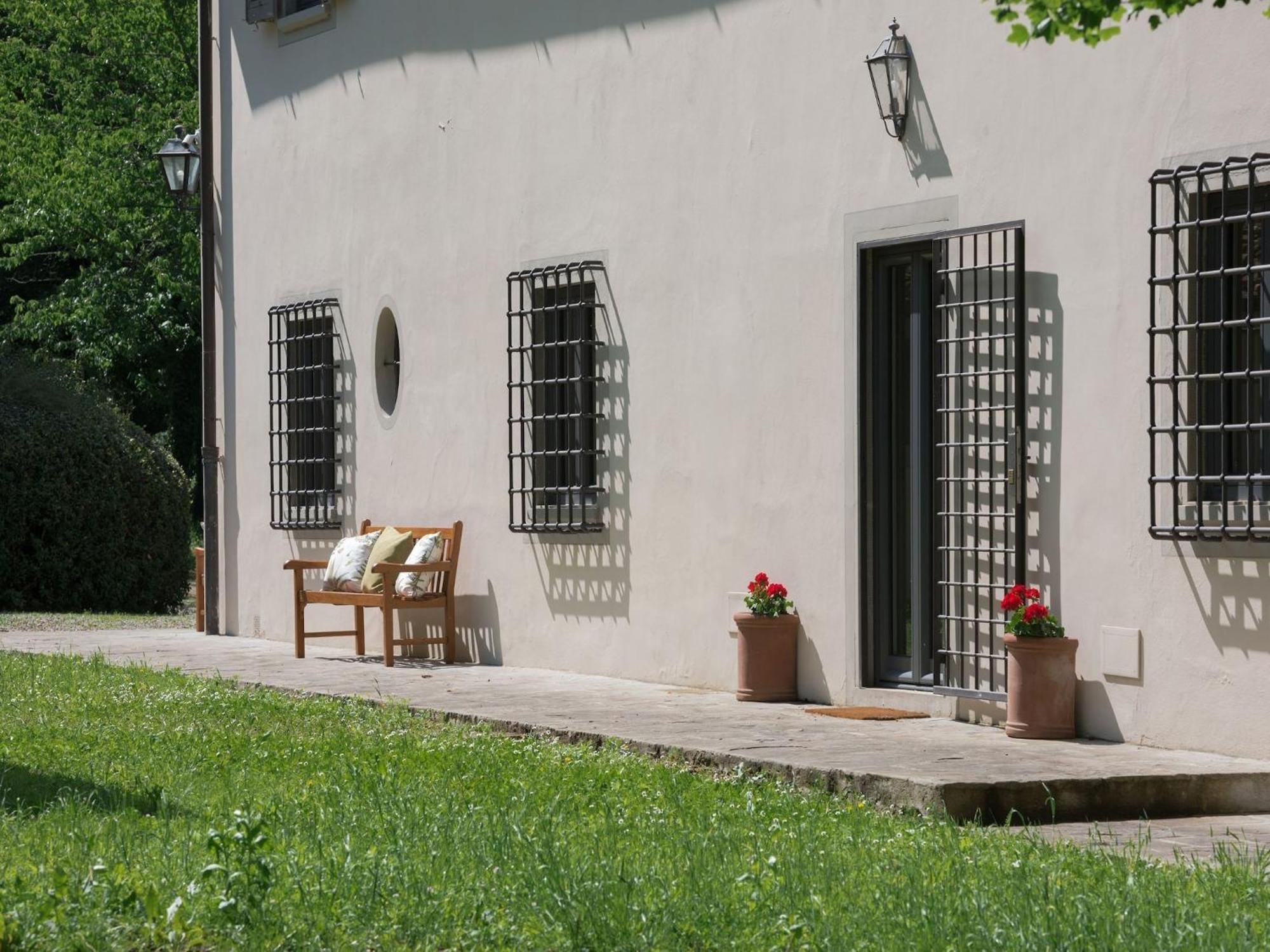 Restful Holiday Home In Reggello With Swimming Pool Екстер'єр фото